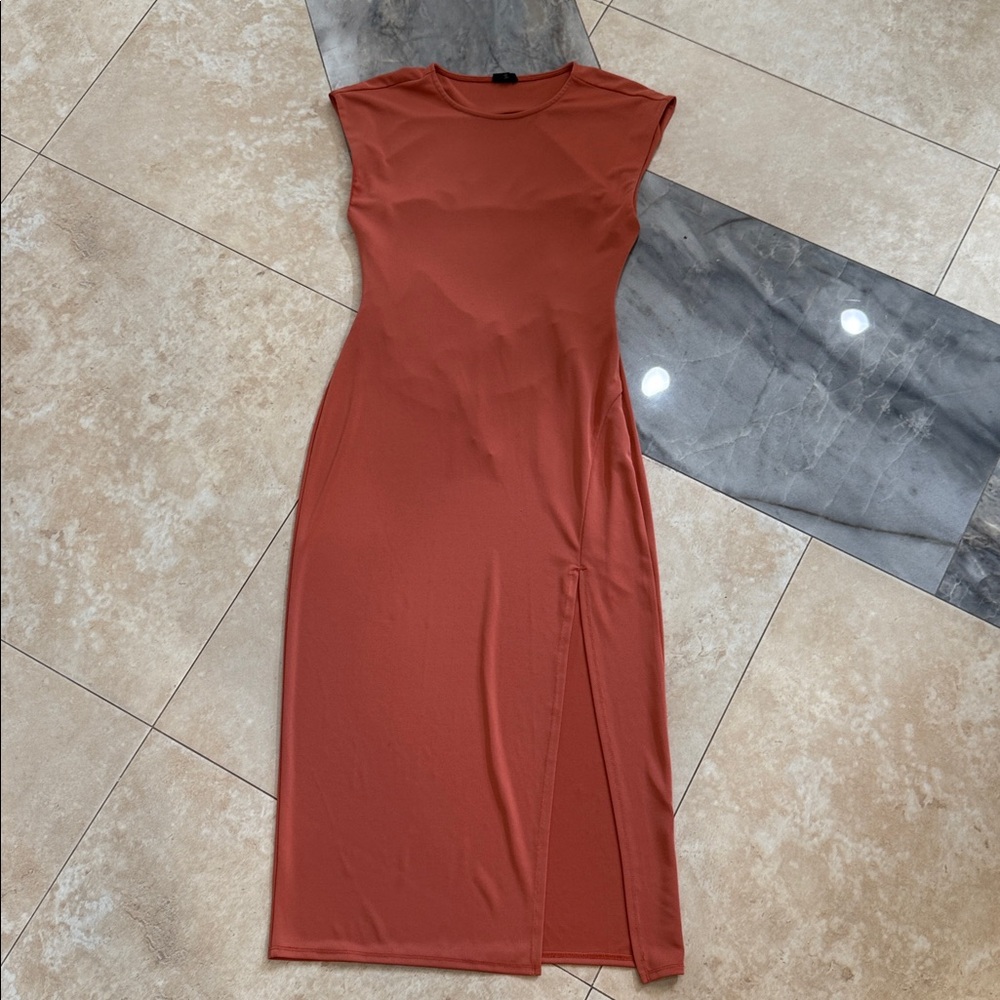 NBD fall orange Sleeveless peek-a-boo back dress with slit. Size M